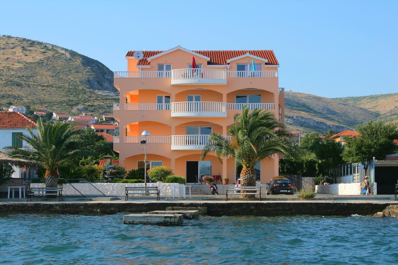 Kaja - Right Next To The Beach Trogir Luaran gambar