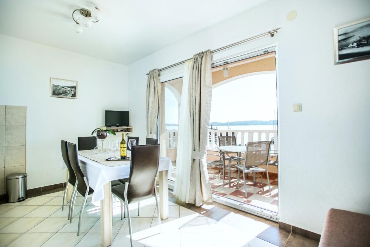 Kaja - Right Next To The Beach Trogir Luaran gambar