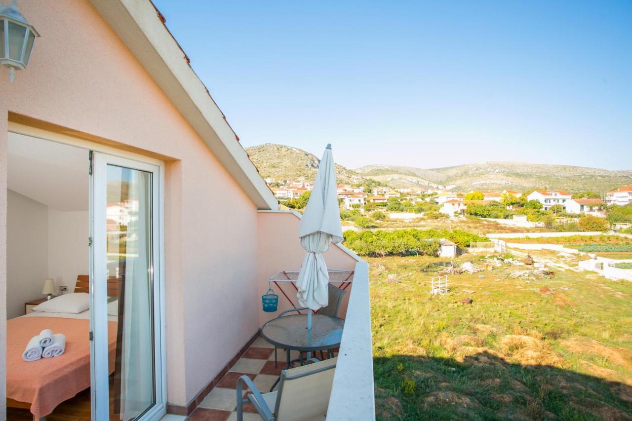 Kaja - Right Next To The Beach Trogir Luaran gambar