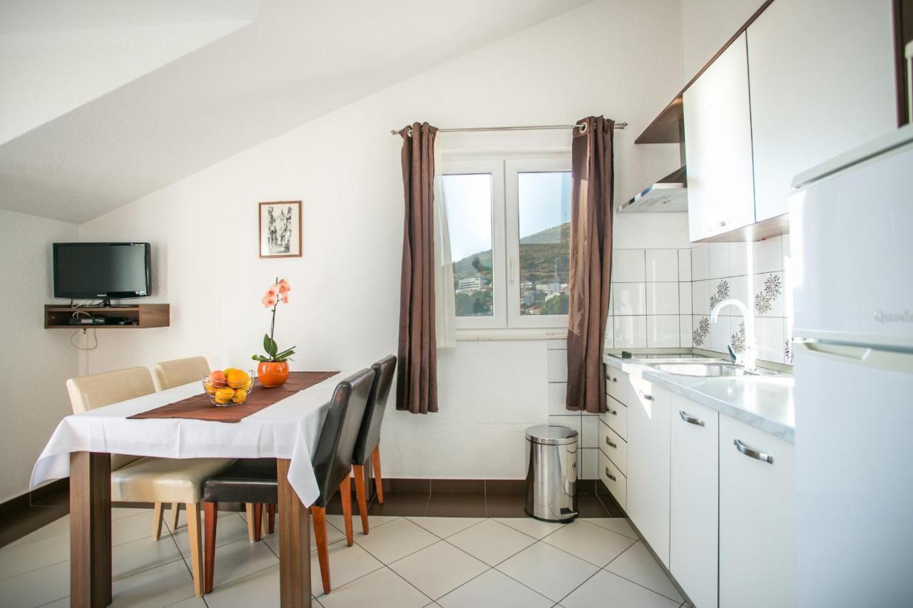Kaja - Right Next To The Beach Trogir Luaran gambar