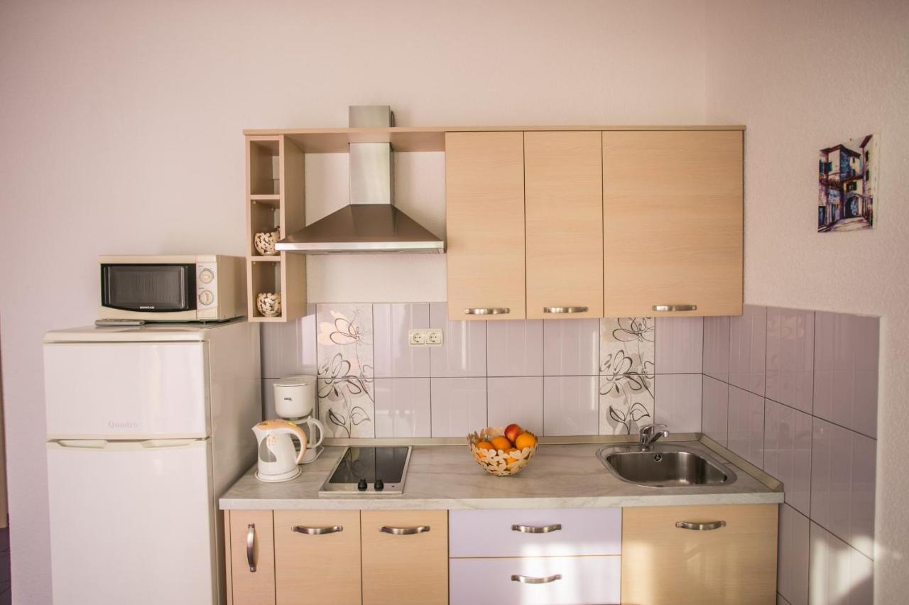 Kaja - Right Next To The Beach Trogir Luaran gambar