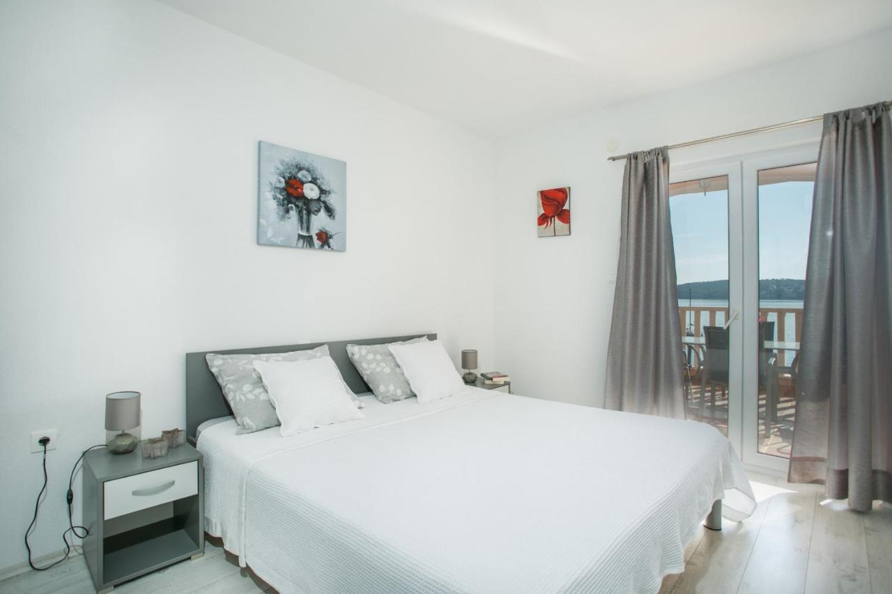 Kaja - Right Next To The Beach Trogir Luaran gambar