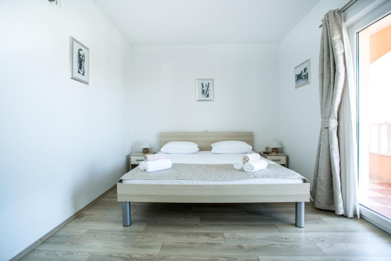 Kaja - Right Next To The Beach Trogir Luaran gambar