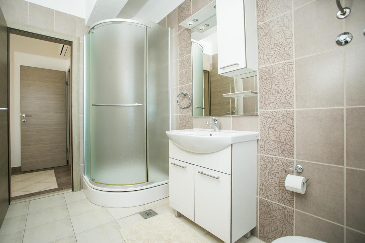 Kaja - Right Next To The Beach Trogir Luaran gambar