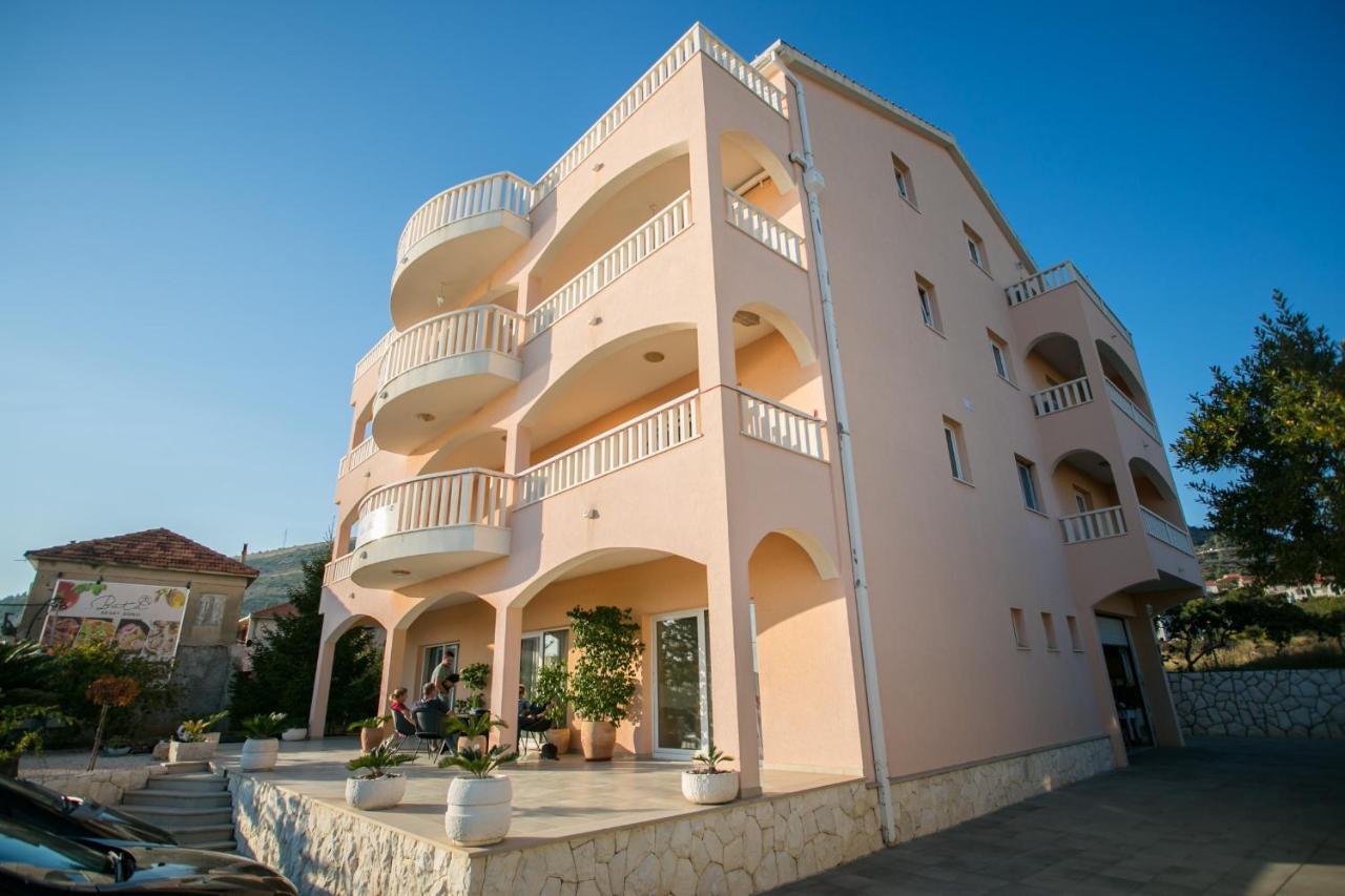 Kaja - Right Next To The Beach Trogir Luaran gambar