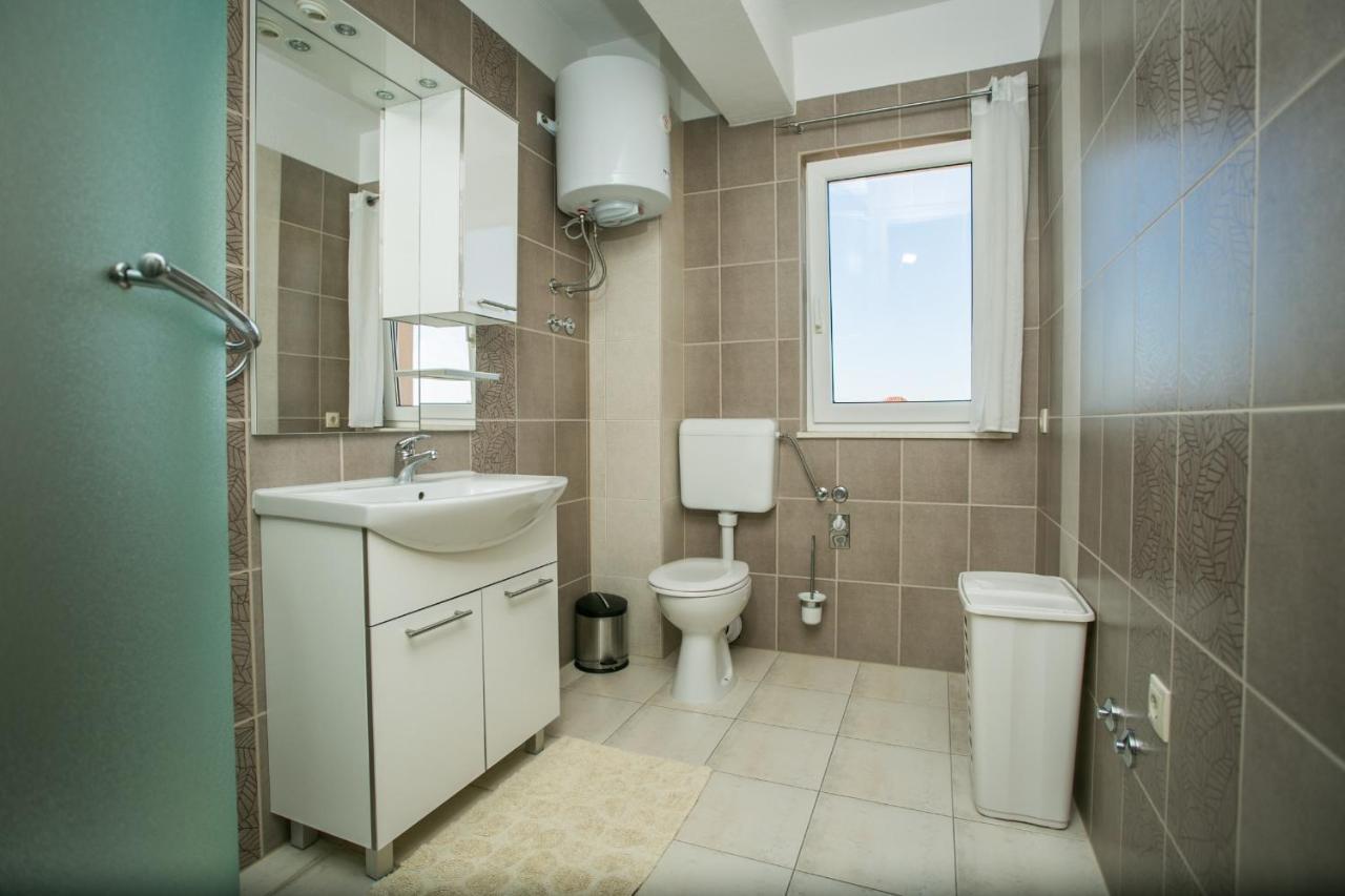 Kaja - Right Next To The Beach Trogir Luaran gambar
