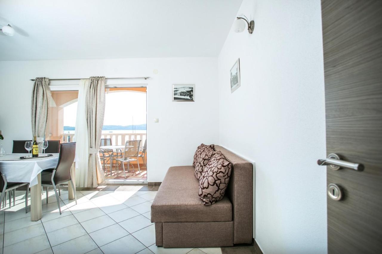 Kaja - Right Next To The Beach Trogir Luaran gambar